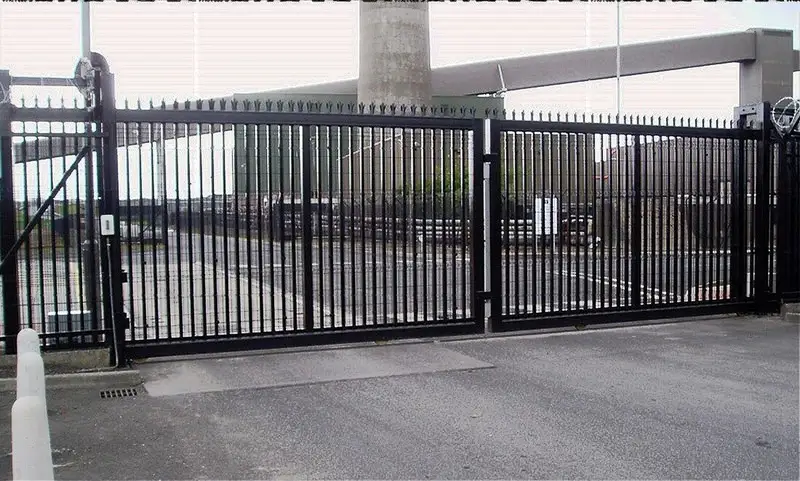 Industrial swing gates