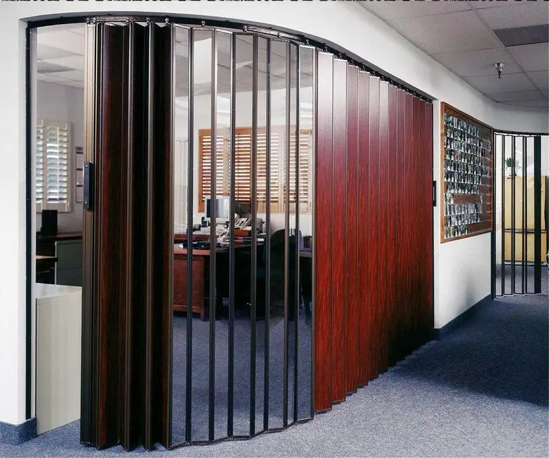 side-coiling-accordion-grille-img
